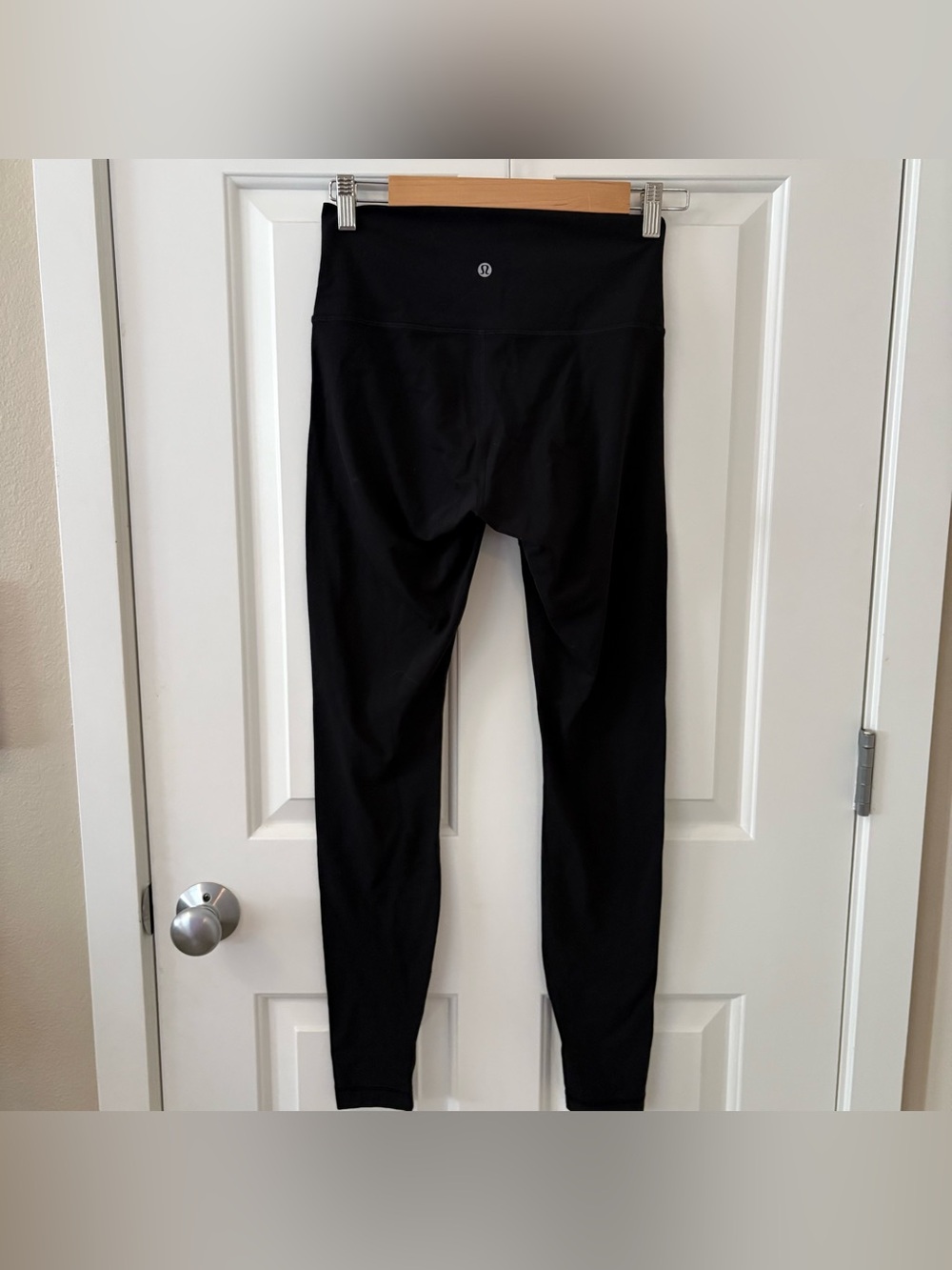 Lululemon athletic casual quiet luxury preppy trendy influencer leggings full Le